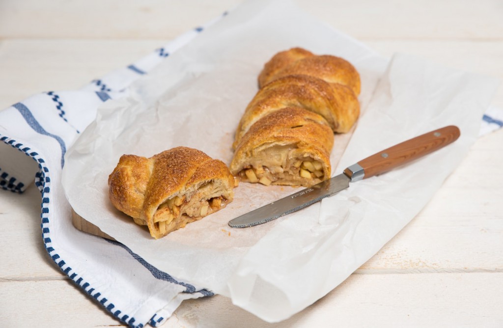Croissantbrood met appel en kaneel