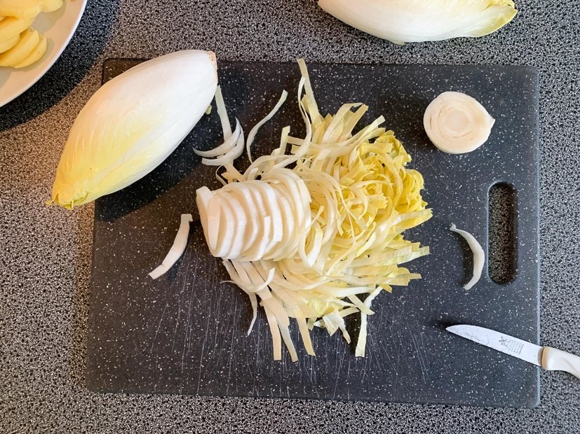 Witlofovenschotel met gehakt en kaassaus