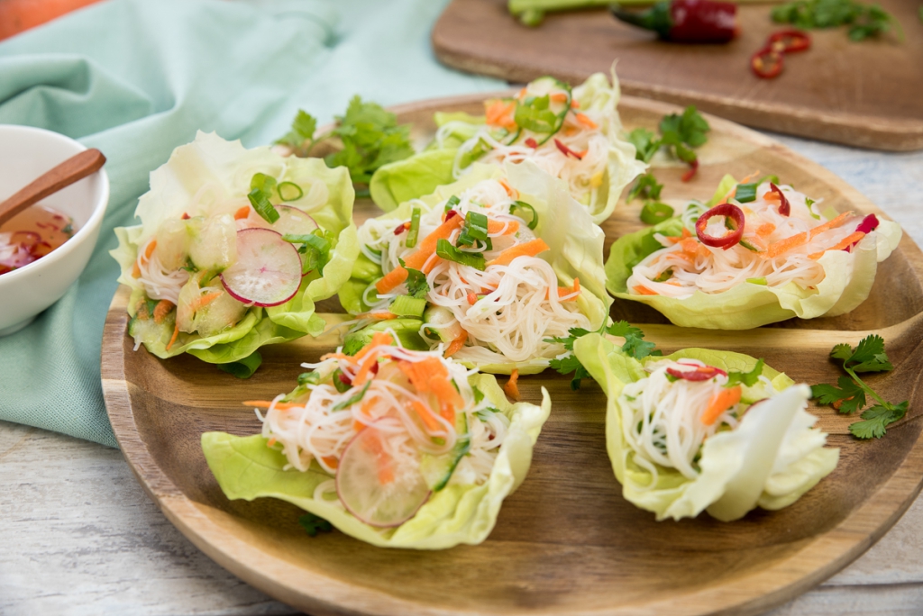 Slaschuitjes met Thaise glasnoedelsalade Slaschuitjes met Thaise glasnoedelsalade