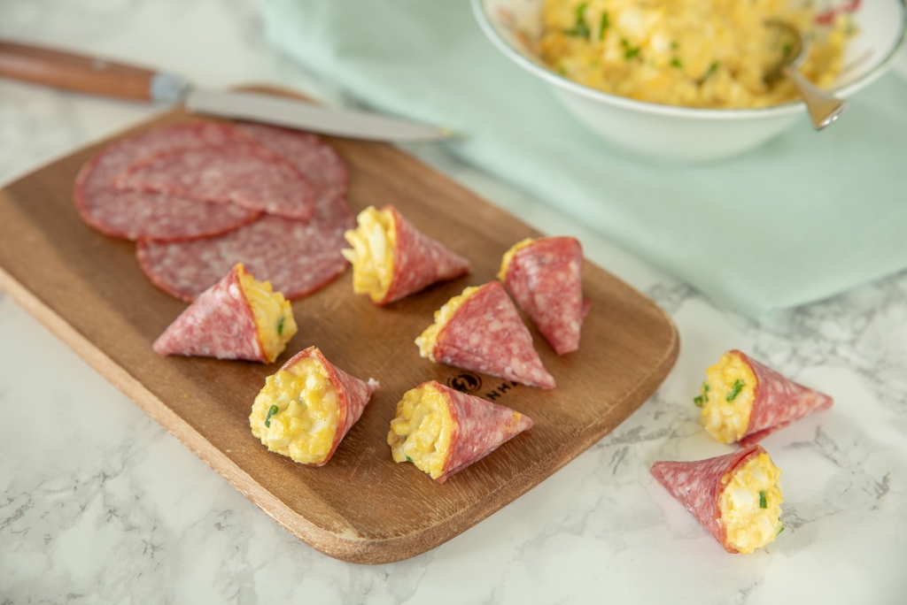 Salami hapje met eiersalade