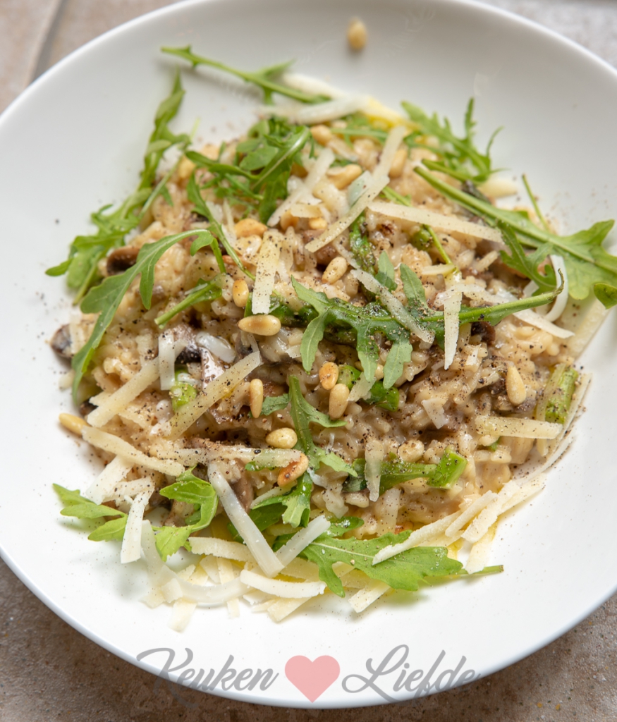 Risotto met champignons en groene asperge Risotto met champignons en groene asperge