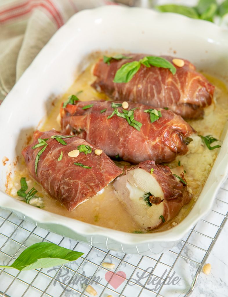 Gevulde kip met geitenkaas en Parmaham