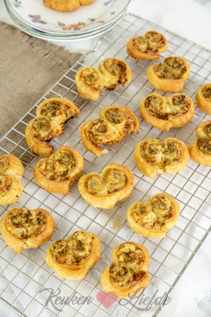 Kaasvlinders met pesto Kaasvlinders met pesto