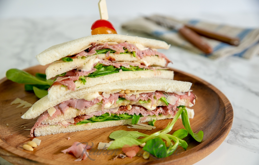 Sandwich met rosbief en truffelmayonaise