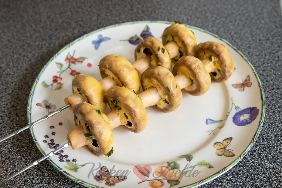 Champignon spies Champignon spies