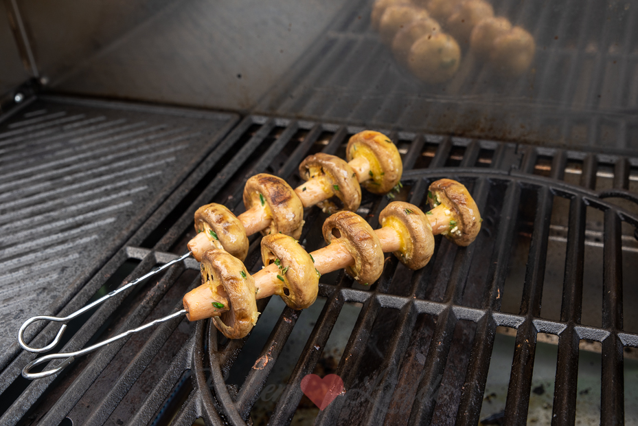 Champignon spies Champignon spies