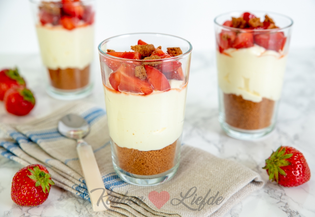 Monchou toetje met aardbeien