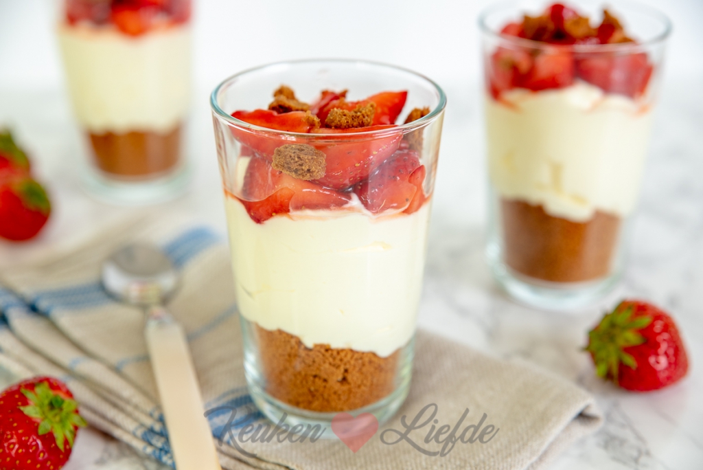 Monchou toetje met aardbeien