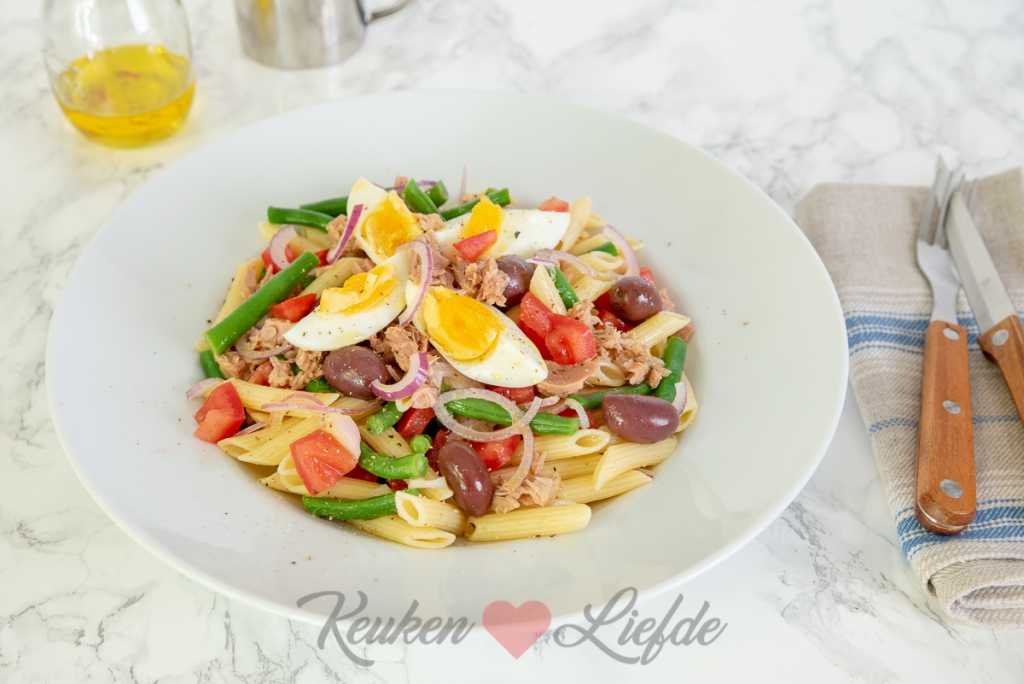 Pastasalade met sperziebonen en tonijn