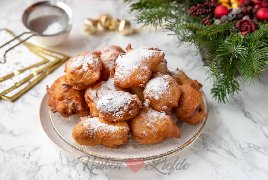 Oliebollen met frambozen en witte chocolade