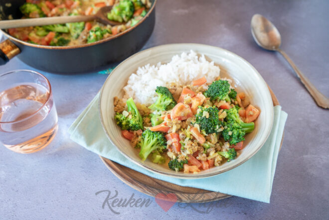 Broccoli pannetje met gehakt en kaassaus