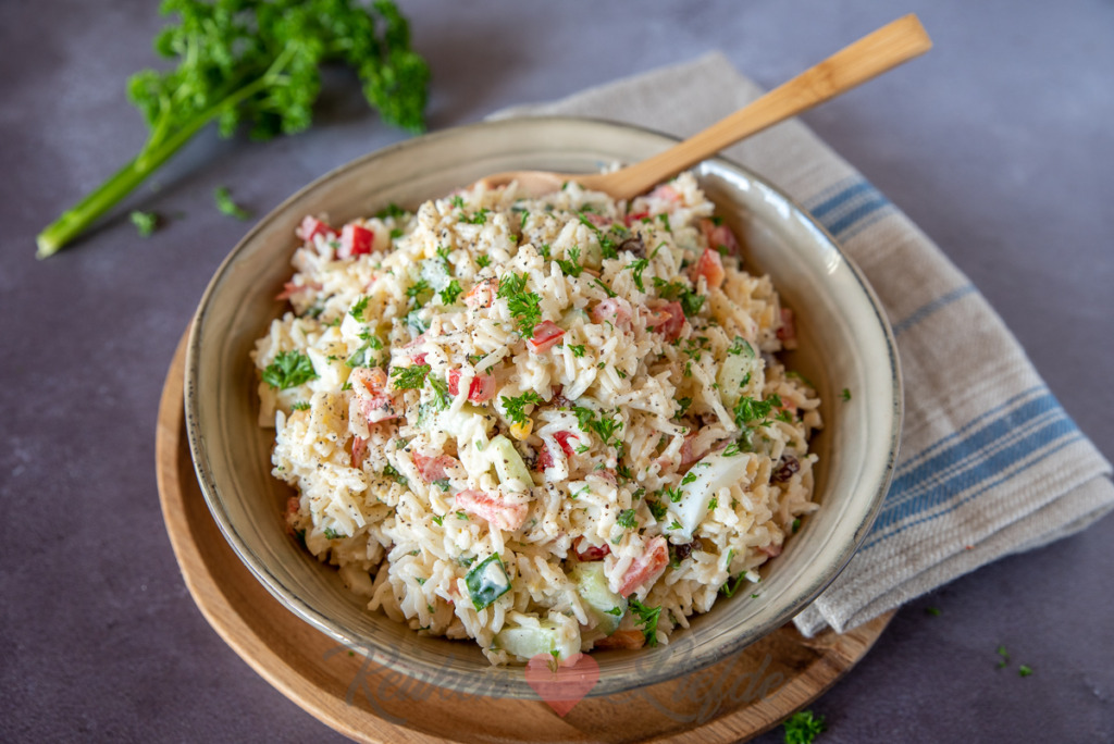 Rijstsalade met ei en komkommer