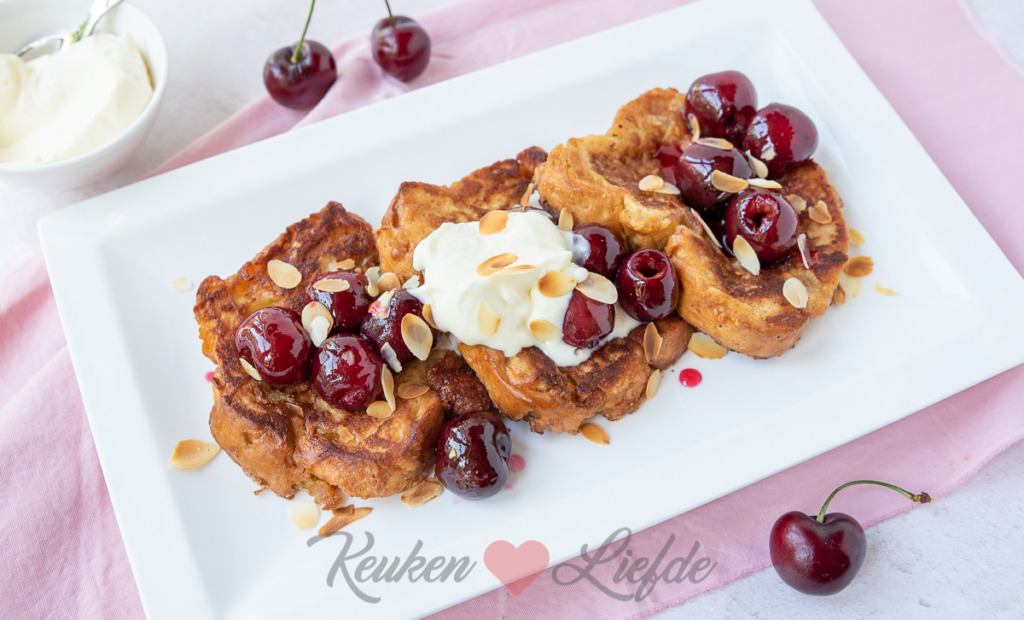 Suikerbrood wentelteefjes met kersen