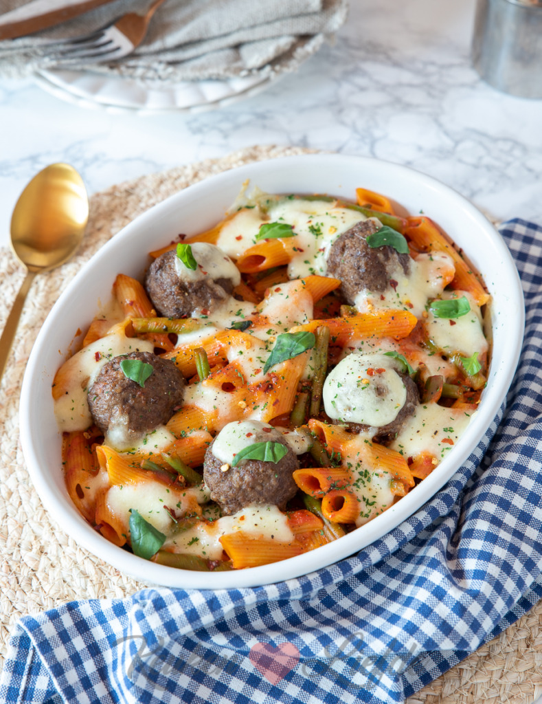 Pasta gratin met pestogehaktballetjes Pasta gratin met pestogehaktballetjes