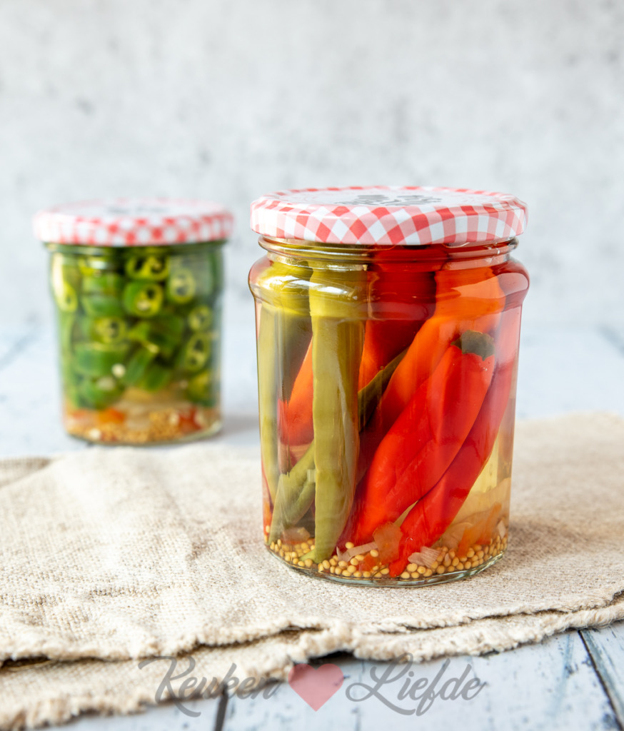Ingelegde pepers in zoetzuur Ingelegde pepers in zoetzuur