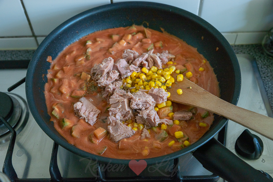 Pasta gratin met courgette en tonijn
