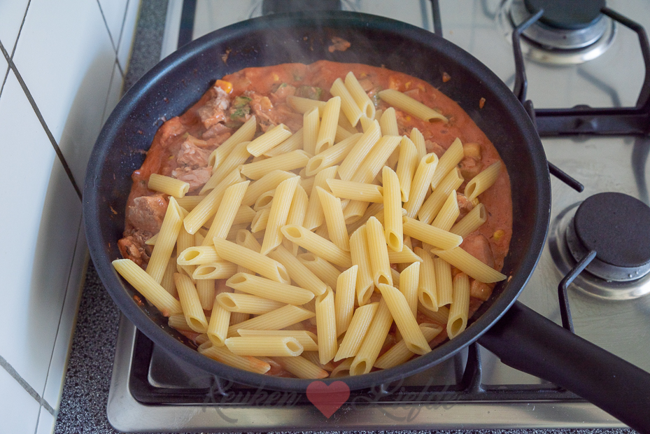 Pasta gratin met courgette en tonijn