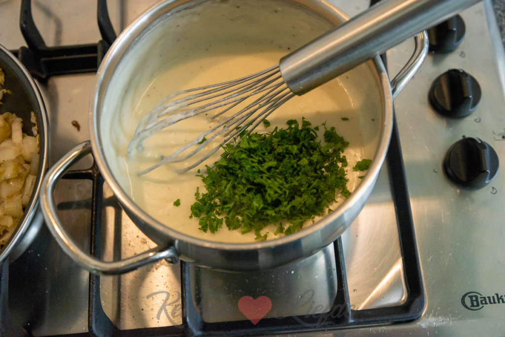 Pasta gratin met witlof, ham en kaassaus