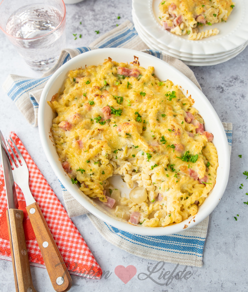 Pasta gratin met witlof, ham en kaassaus Pasta gratin met witlof, ham en kaassaus