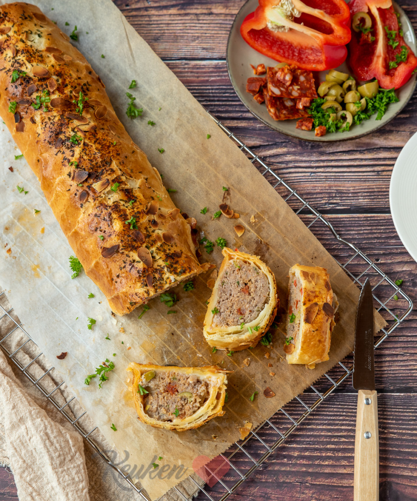 Hartige banketstaaf met gehakt Hartige banketstaaf met gehakt