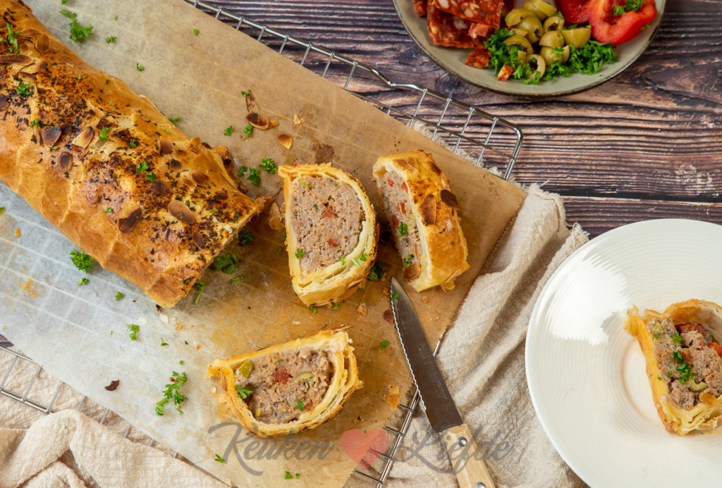 Hartige banketstaaf met gehakt Hartige banketstaaf met gehakt