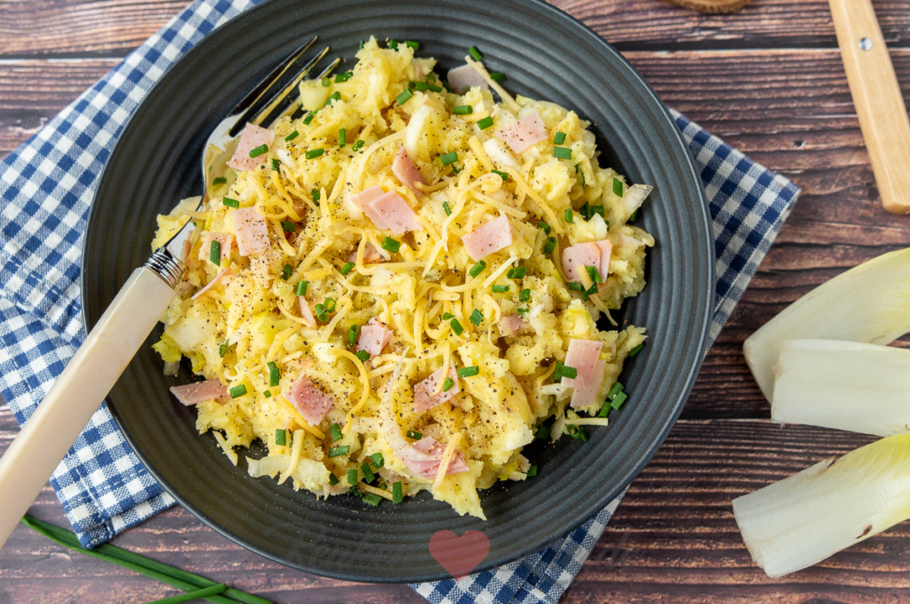 Witlofstamppot met ham en kaas