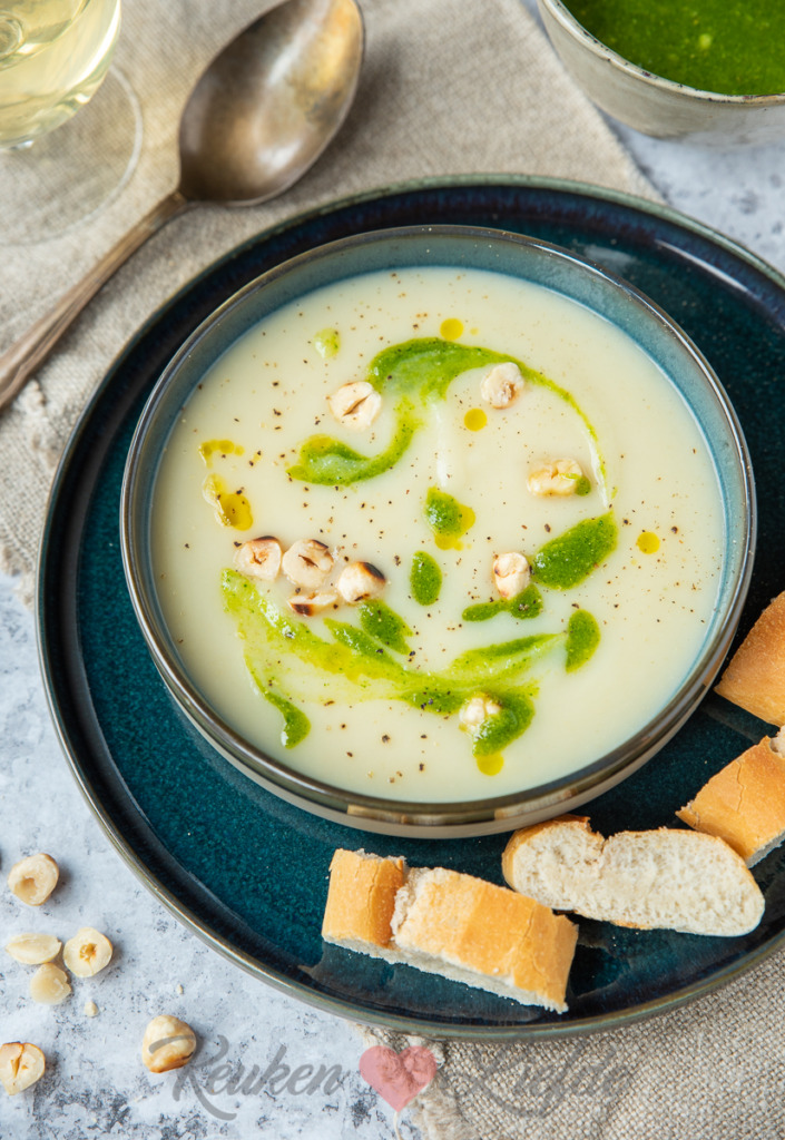 Knolselderijsoep met hazelnootpesto Knolselderijsoep met hazelnootpesto