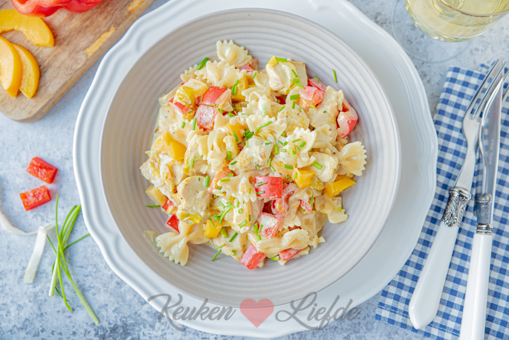 Pasta met kip, perzik en roomsaus