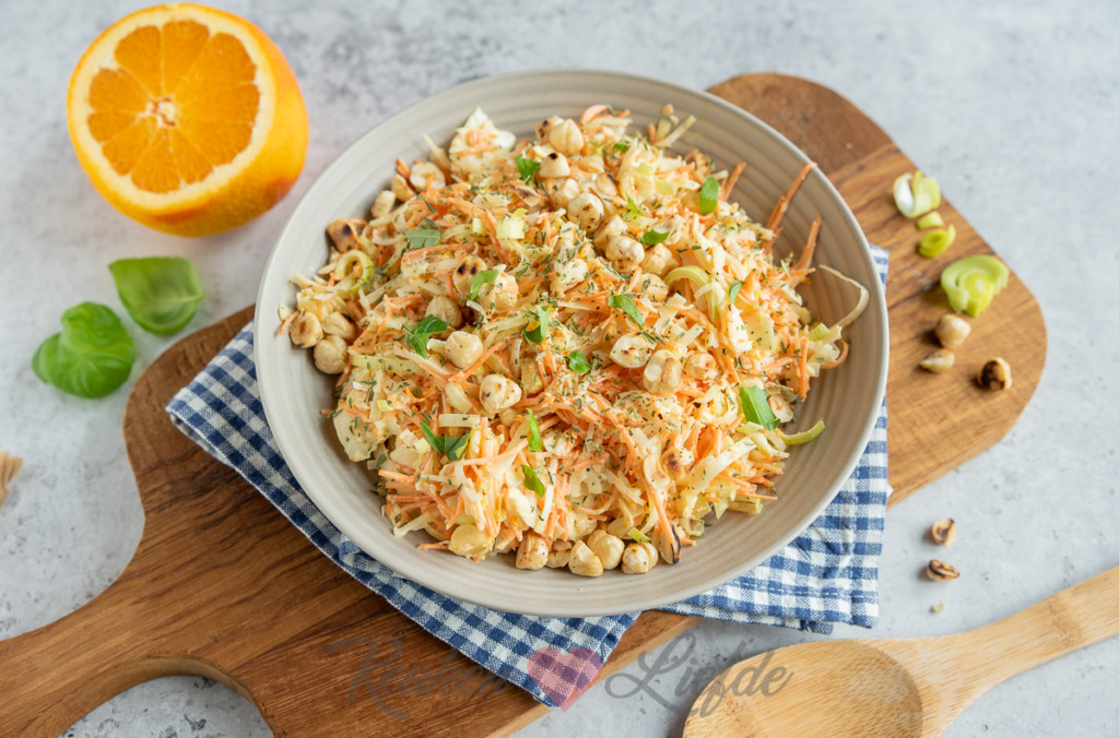 Wortel-wittekoolsalade met sinaasappeldressing