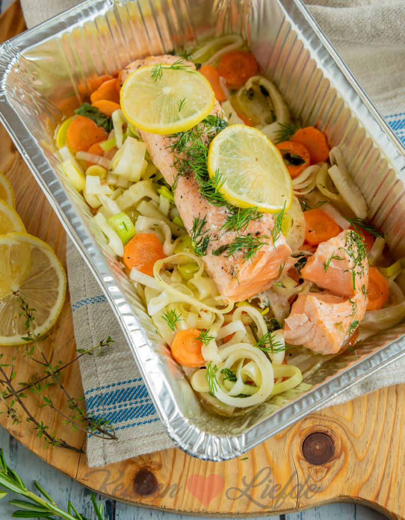 Zalm met groenten van de barbecue Zalm met groenten van de barbecue