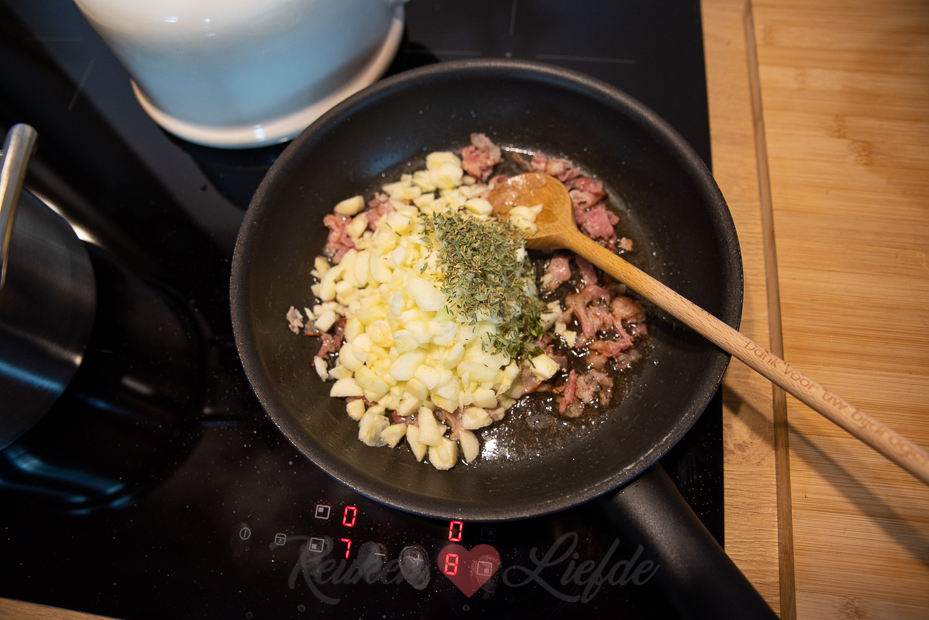 Gevulde courgette met aardappelpuree Gevulde courgette met aardappelpuree