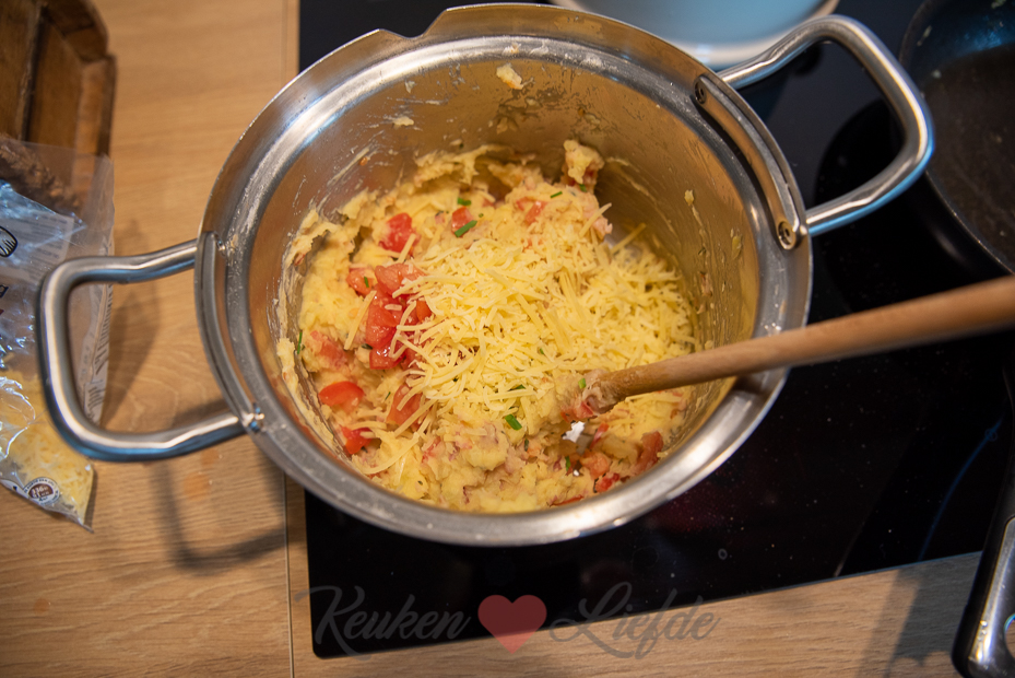 Gevulde courgette met aardappelpuree Gevulde courgette met aardappelpuree