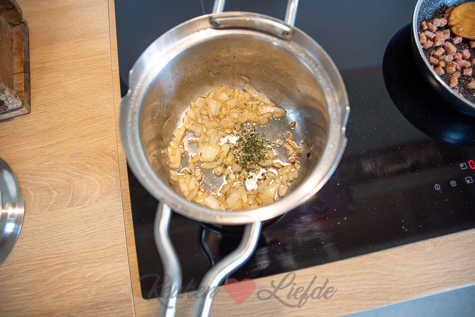 Romige courgettesoep met spekjes Romige courgettesoep met spekjes