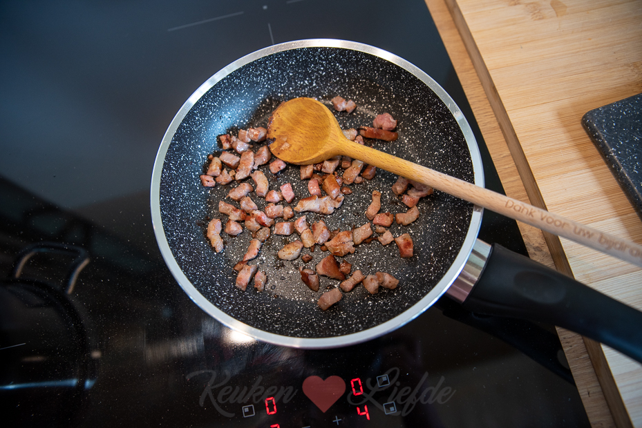 Romige courgettesoep met spekjes Romige courgettesoep met spekjes