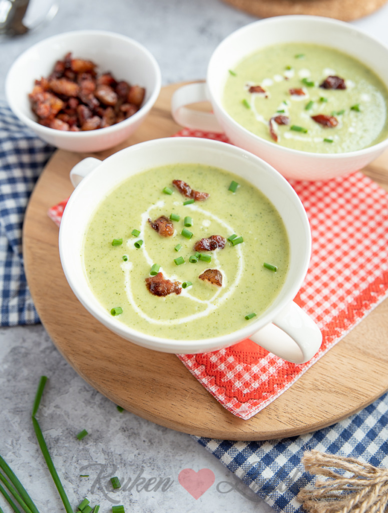 Romige courgettesoep met spekjes Romige courgettesoep met spekjes