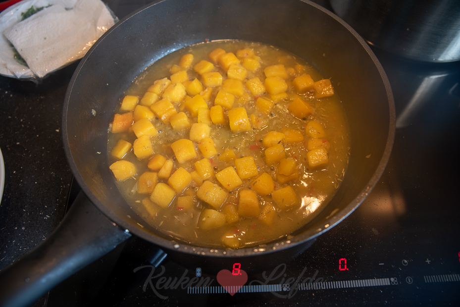 Romige pasta met kip en pompoen