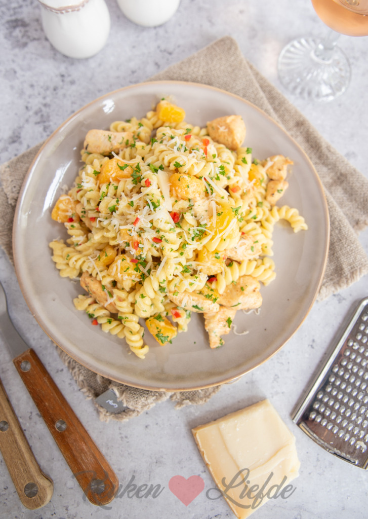Romige pasta met kip en pompoen Romige pasta met kip en pompoen