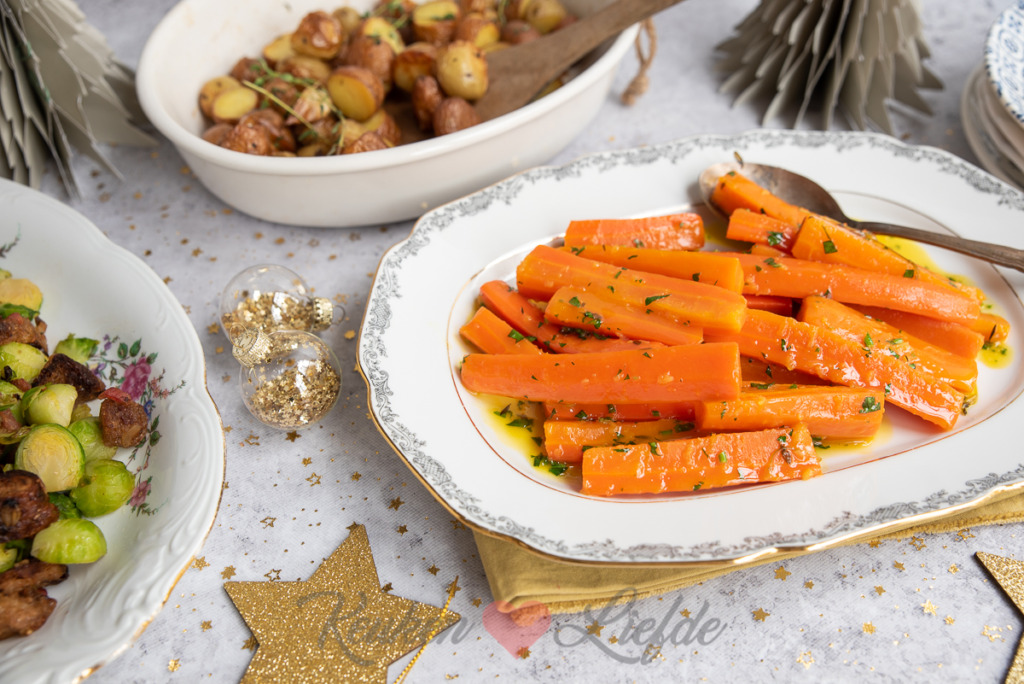 Gestoofde wortel met sinaasappel en honing