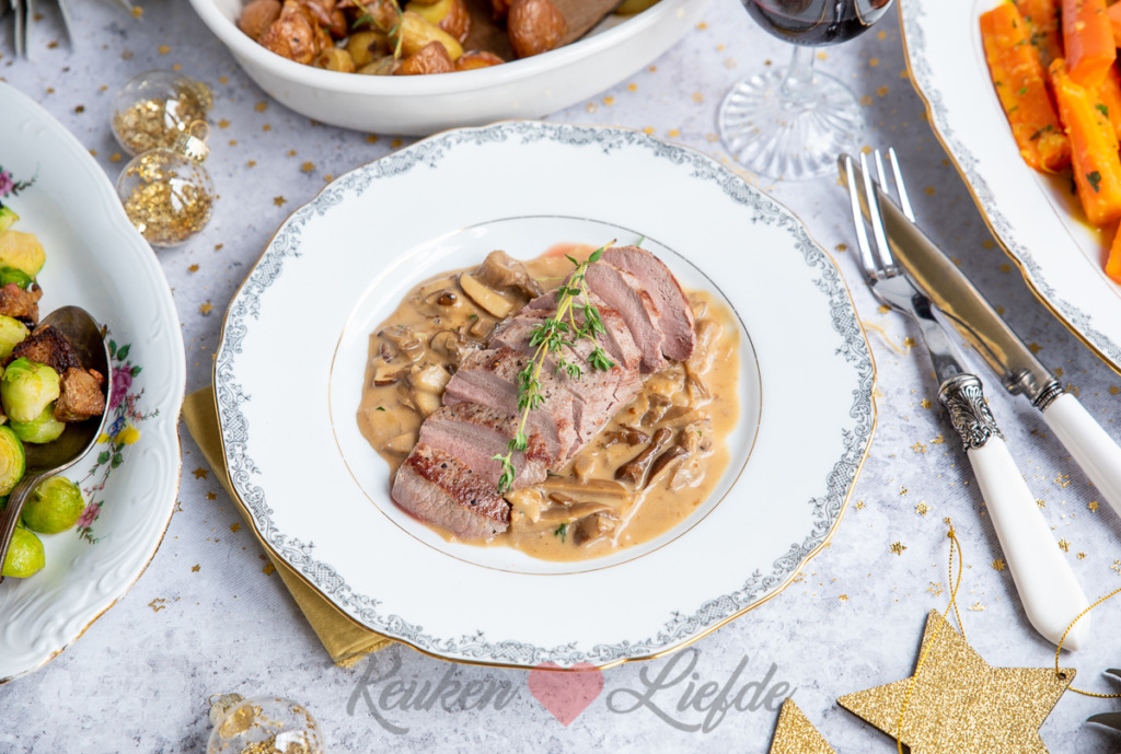 Wildzwijnfilet met paddenstoelenroomsaus Wildzwijnfilet met paddenstoelenroomsaus