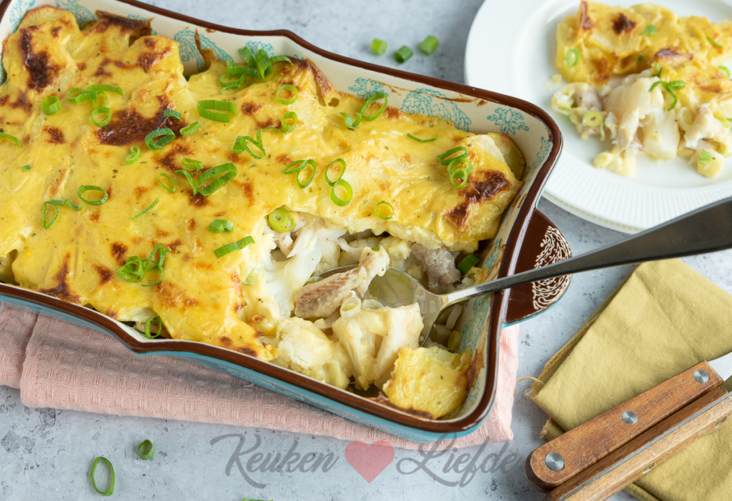 Bloemkoolschotel met vis en kerrieroomsaus