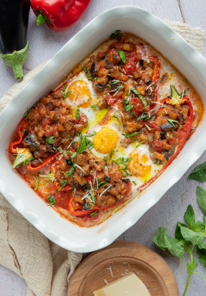 Gevulde puntpaprika met aubergine en ei Gevulde puntpaprika met aubergine en ei