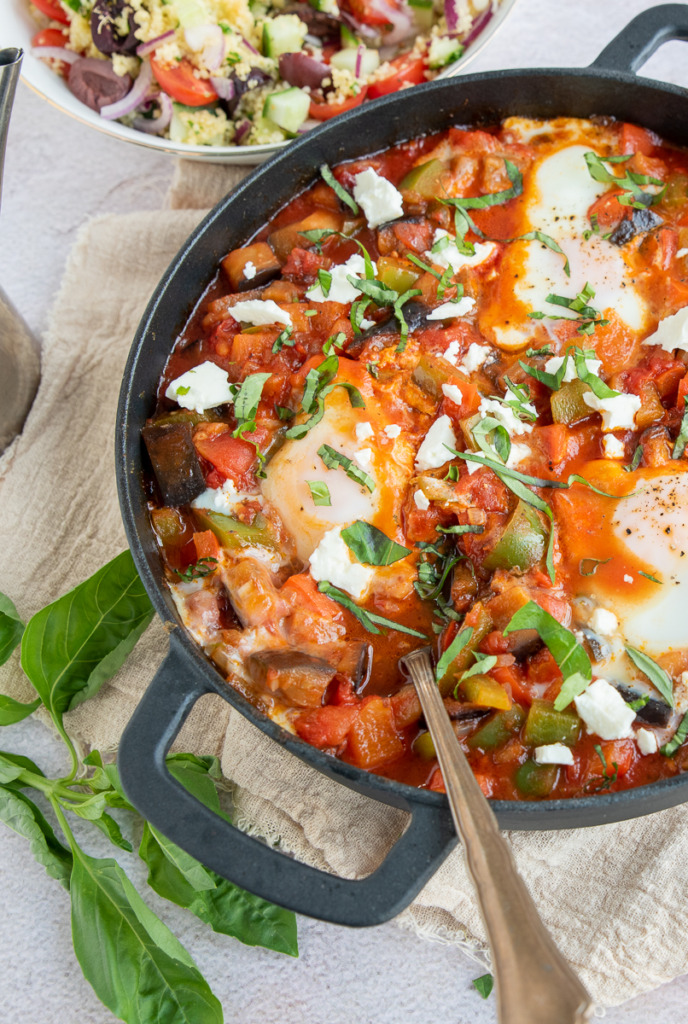 Shakshuka met aubergine en feta Shakshuka met aubergine en feta