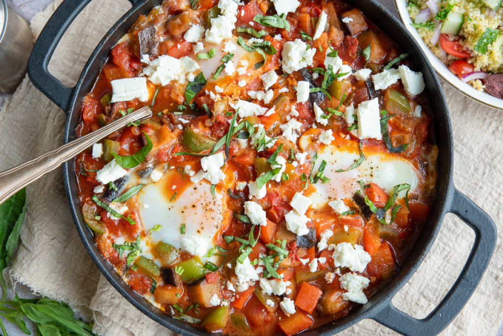 Shakshuka met aubergine en feta Shakshuka met aubergine en feta