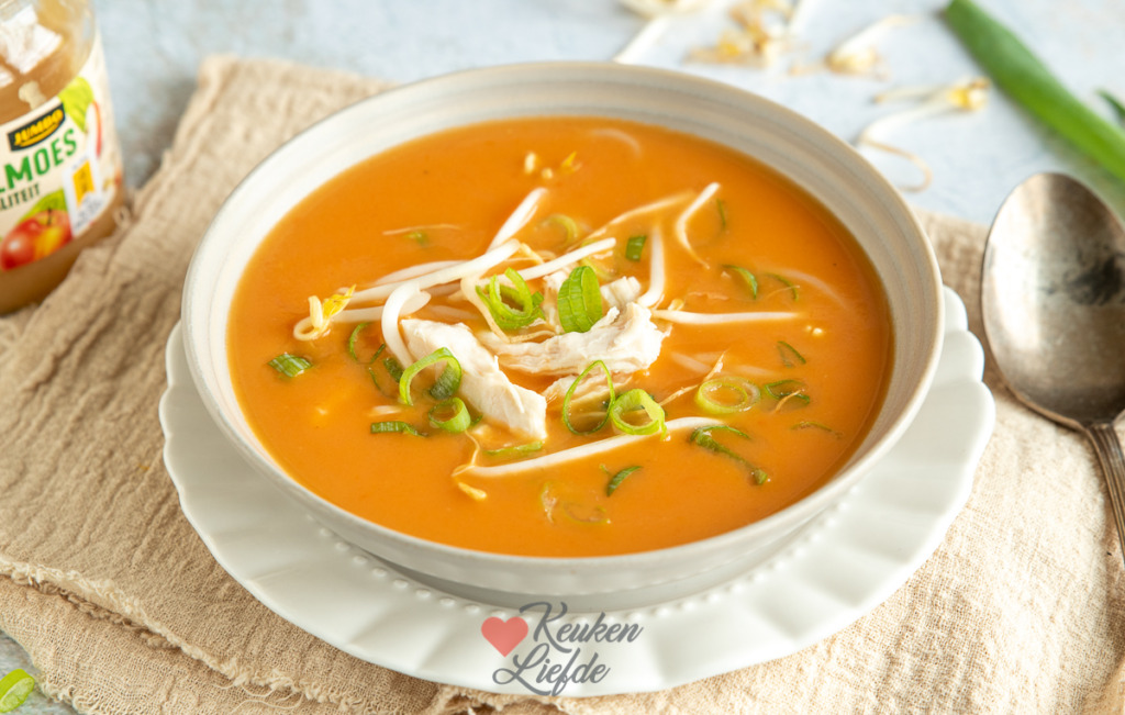 Chinese tomatensoep met kip en appelmoes