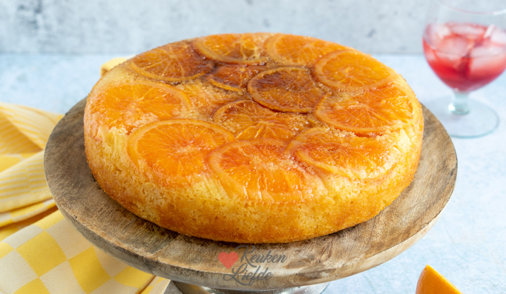 Omgekeerde yoghurttaart met citrus en Campari (uit La vita è dolce)