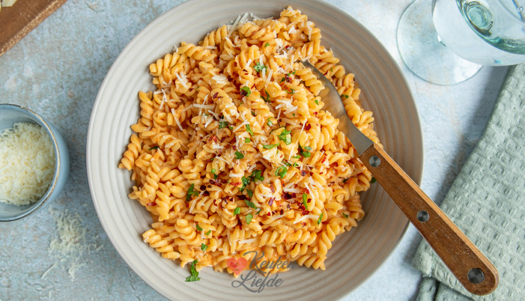 Pasta in wodka-tomatenroomsaus van Gigi Hadid