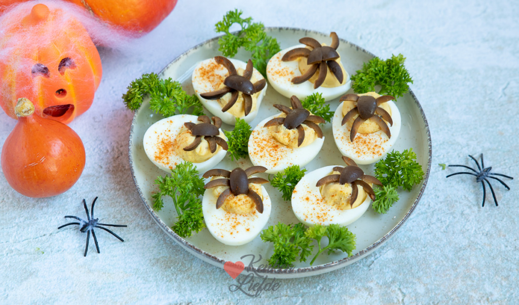 Gevulde eieren met olijfspinnetjes