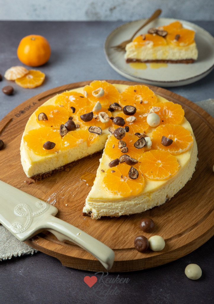 Cheesecake met kruidnotenbodem en mandarijn Cheesecake met kruidnotenbodem en mandarijn