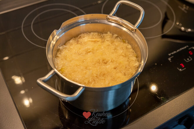 Zuurkool met spek en casselerib