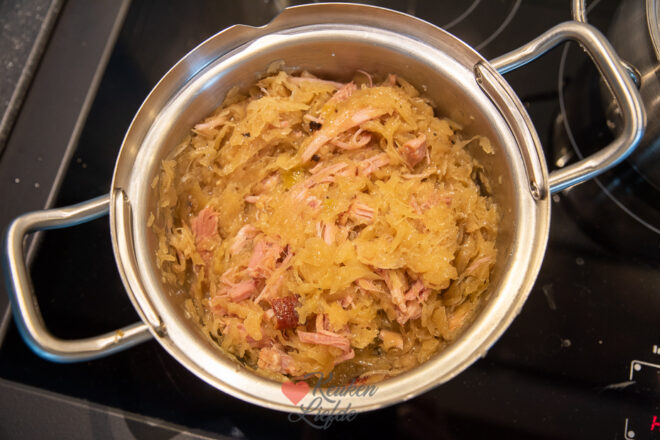 Zuurkool met spek en casselerib